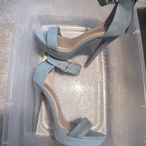 Denim sandal like new